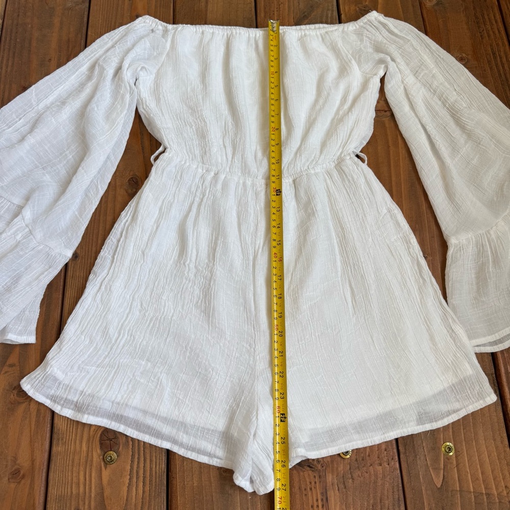 HYFVE Elegant White Long Sleeve Romper Women’s Size Medium - Picture 5 of 7